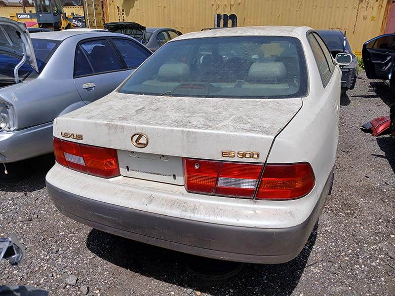 $300 paid for 1999 Lexus ES 300