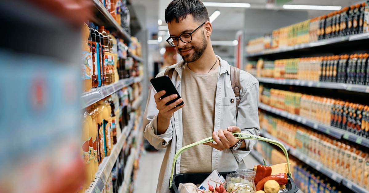 Shopper buying groceries to fulfill online grocery delivery order